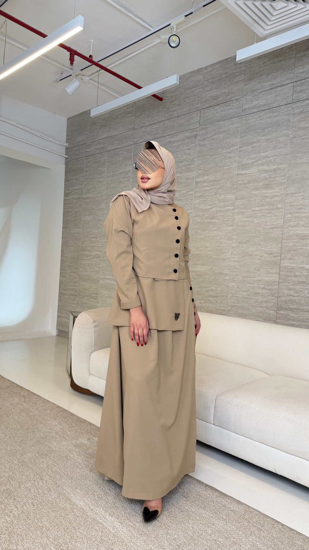 بدلة / عباية