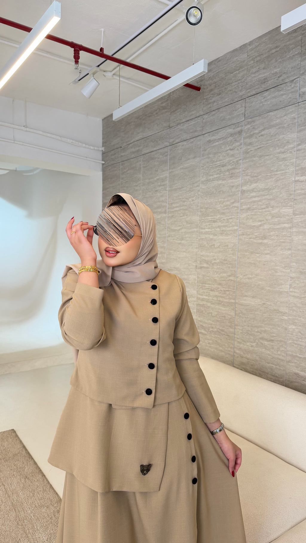 بدلة / عباية